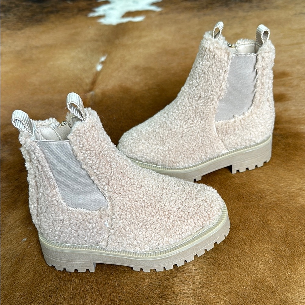 Sam Edelman Laguna Boots Chelsea boot faux shearling Sherpa tan beige shoes girl